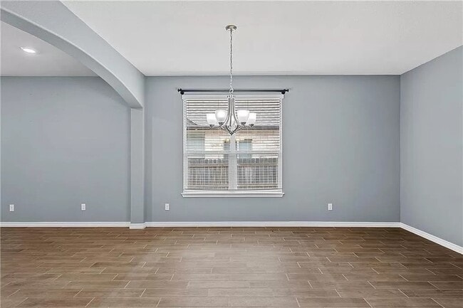 Building Photo - 605 Lister Dr