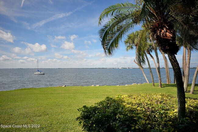 Building Photo - 412 La Costa St