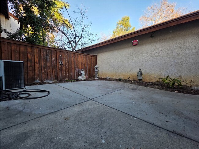 Building Photo - 1173 S Paula Dr