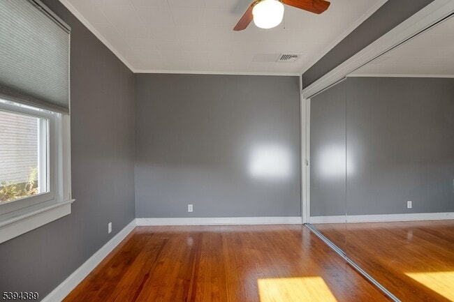 Building Photo - 111 W Shore Rd