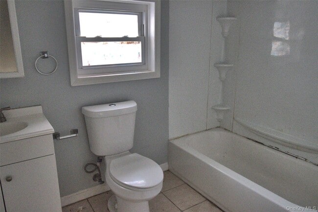 Building Photo - 9 Spring St