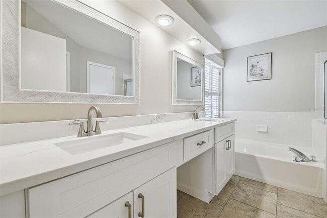 Building Photo - 10039 Cedar Dune Dr