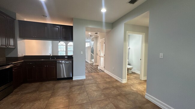 Building Photo - 3720 Messina Dr