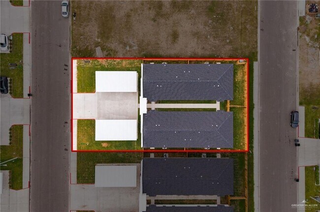 Building Photo - 17 Selena St