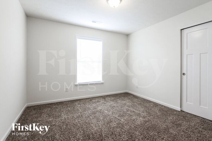 Building Photo - 7240 Lockford Walk N