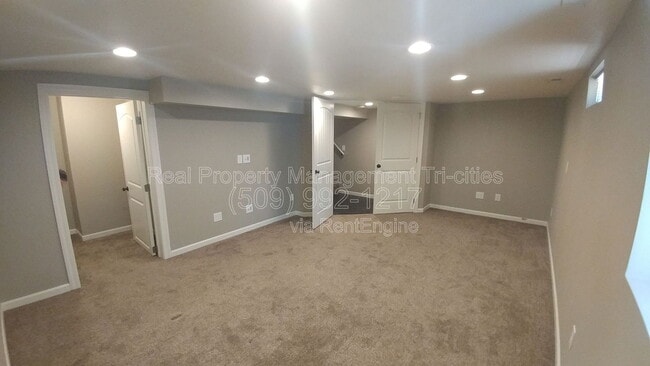 Building Photo - 222 Douglass Ave