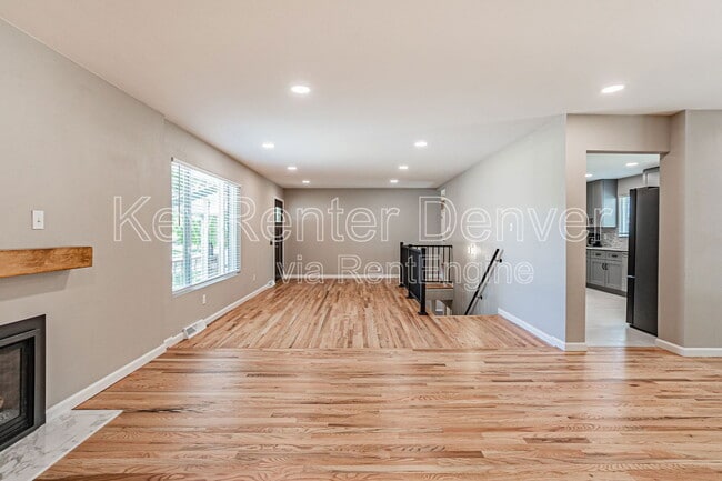 Building Photo - 3730 W Saratoga Ave
