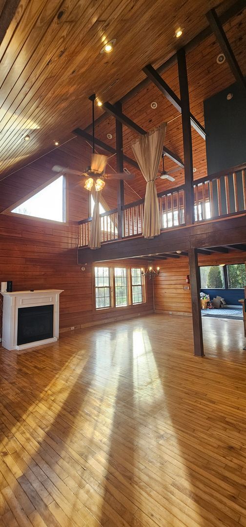 Building Photo - Private Log Cabin Home Peaceful Country Living on Acreage