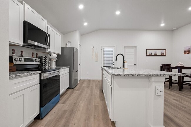 Building Photo - Everything you need is at 2133!!