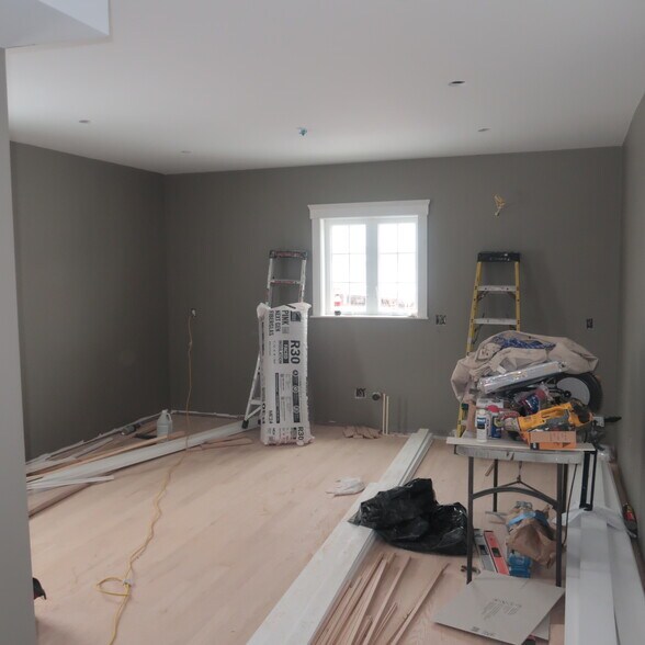 Building Photo - 32 Newhall St