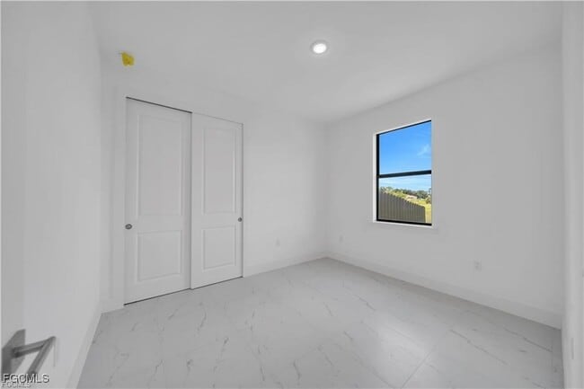 Building Photo - 2416-2418 Xelda Ave N