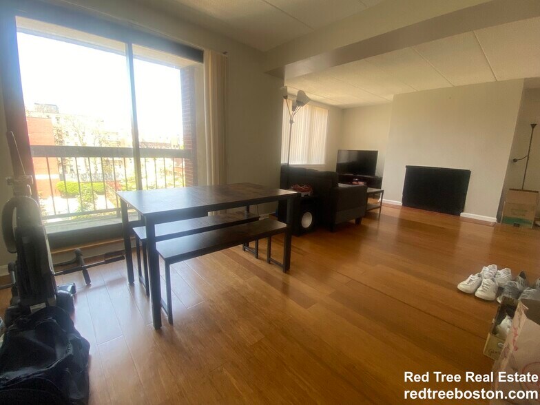 Building Photo - 85 Brainerd Rd