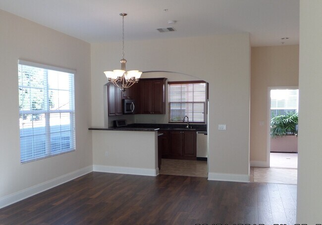 Kitchen Bar - 3753 W 244th St