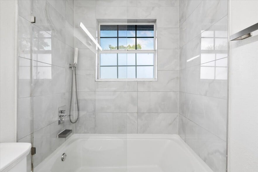 Bathroom 2 - 7205 Grand Canyon Dr