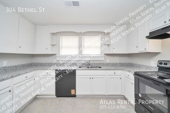 Building Photo - 304 Bethel St NE