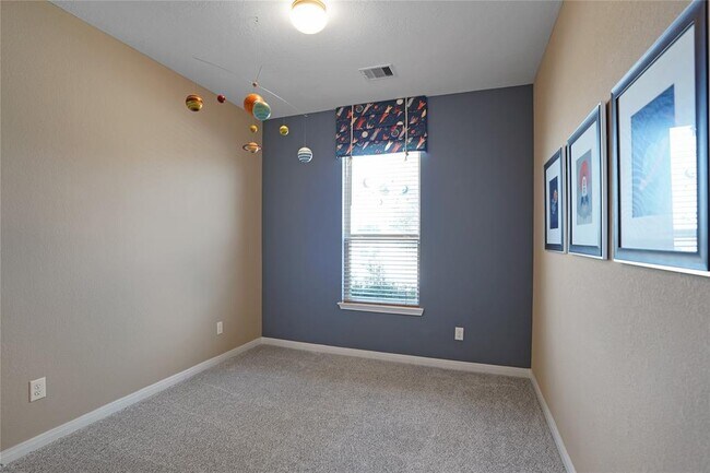 Building Photo - 2210 Thunderbolt Peak Dr