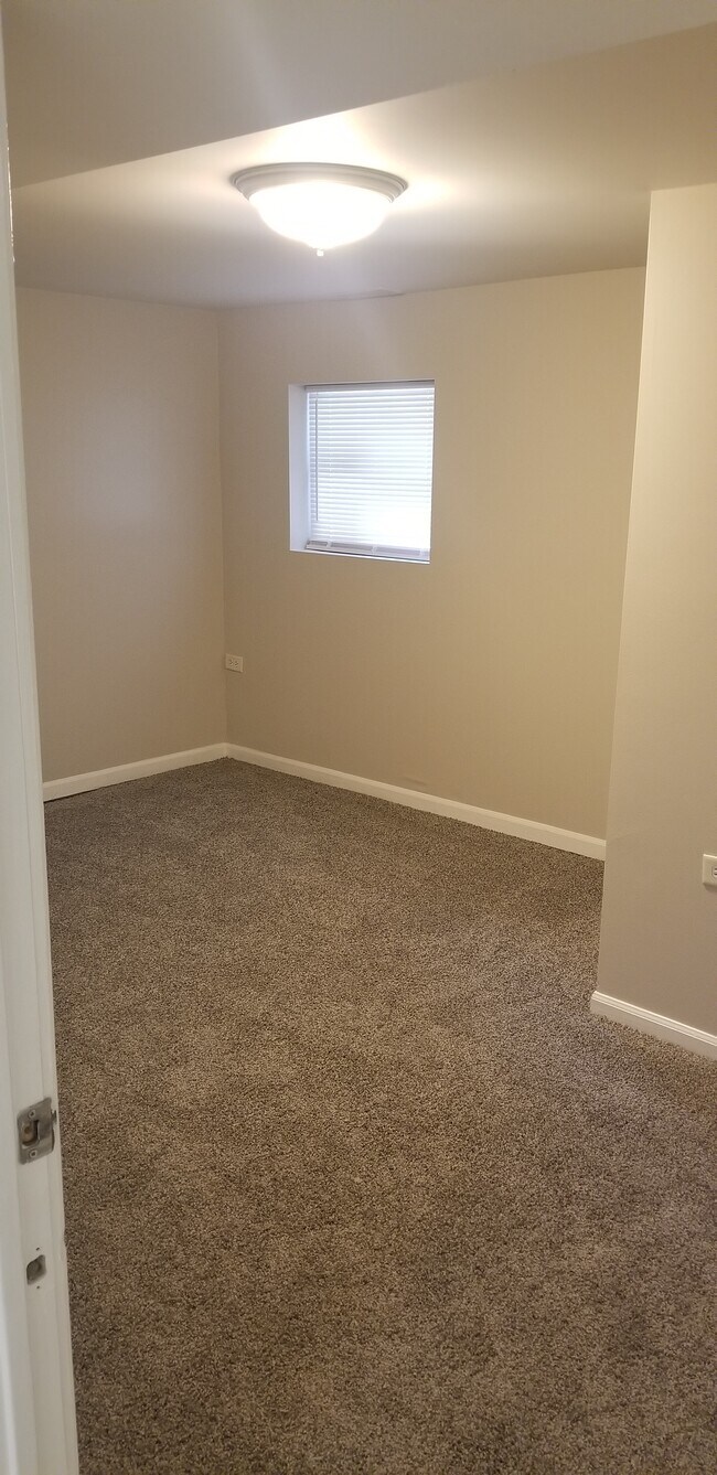 Building Photo - 4039 N Long Ave