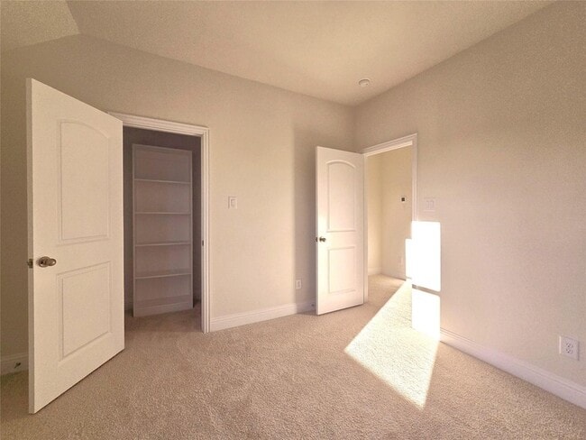 Building Photo - 631 Blakelys Wy