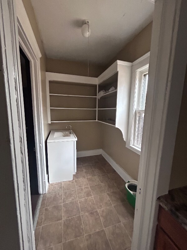 Building Photo - 1331 E 86th St