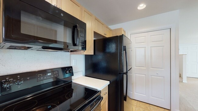 Building Photo - 262 Kahoma Village Loop