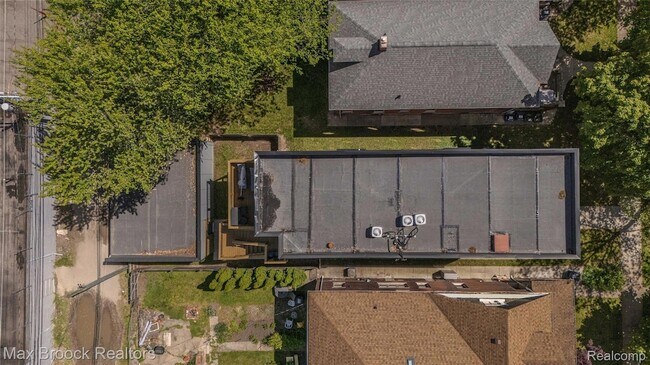 Building Photo - 4530 Commonwealth St
