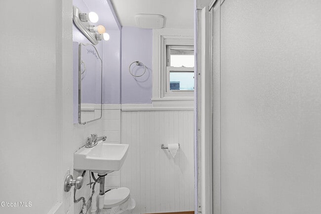 Building Photo - 67 Hill St