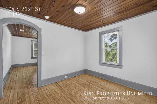 Building Photo - 104 S 21st St