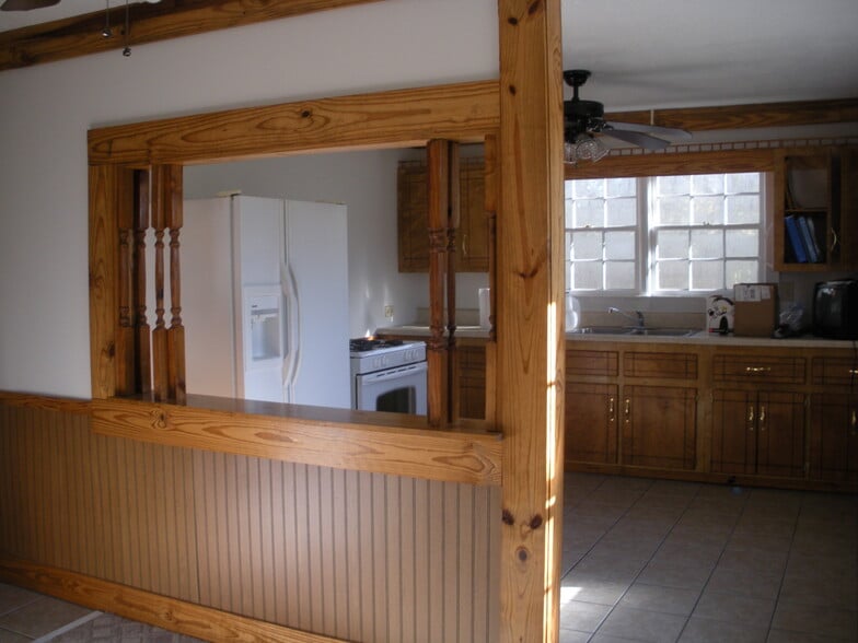 Building Photo - 12 Farmer Rd NW