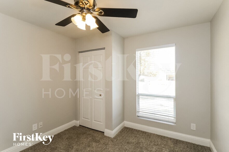 Building Photo - 12210 N Escobar Way