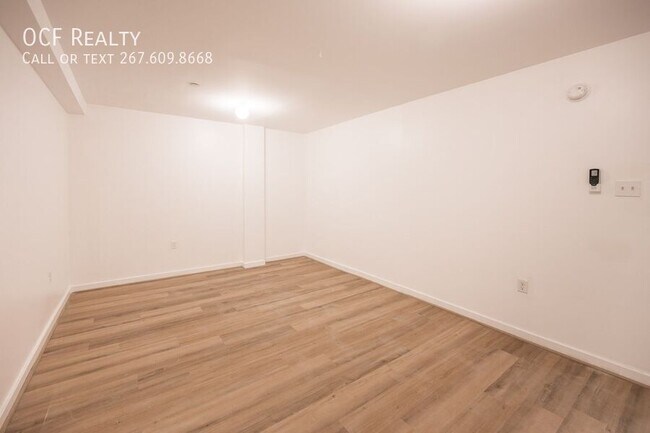 Building Photo - 711 W Thompson St
