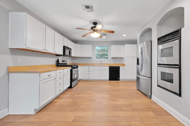 Building Photo - Beautiful one story home near Sea World fo...