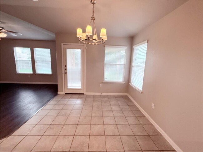Building Photo - 545 Goddard