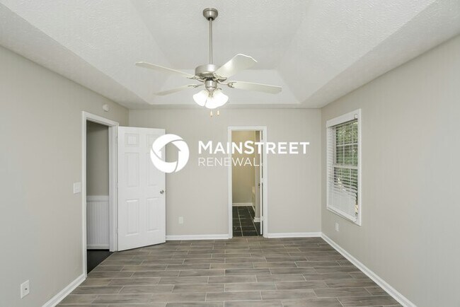 Building Photo - 4 Bedroom Pet-Friendly Home in DOUGLASVILL...