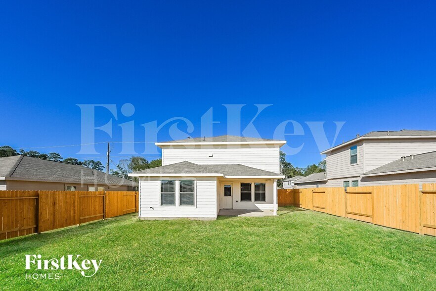Building Photo - 25590 Roy Rogers Rd