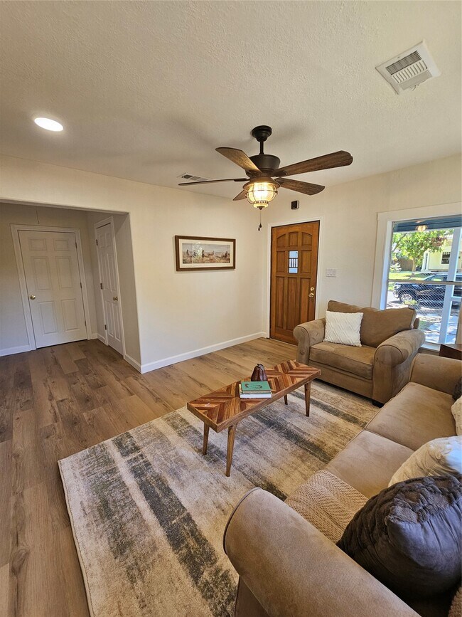 Building Photo - 3126 Ohio St