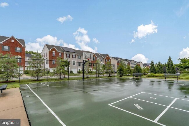 Building Photo - 7568 Stonehouse Run Dr
