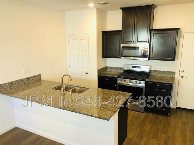 Building Photo - 537 Autumn Breeze Cir