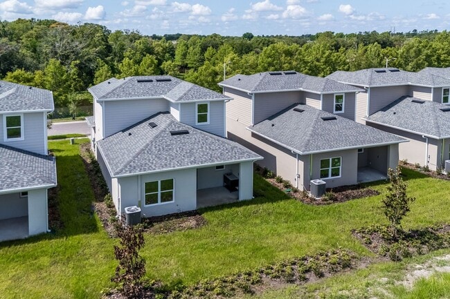 Building Photo - 5353 Vista Lago Dr