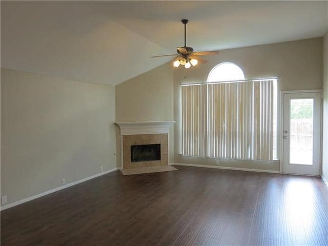 Building Photo - 633 Blue Sky Dr