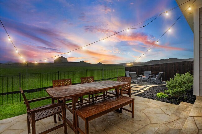 Building Photo - 858 Papaya Dr