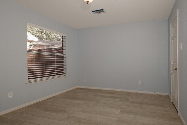 Building Photo - 78 E Foxbriar Forest Cir