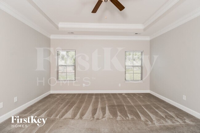 Building Photo - 5601 Marblehead Dr