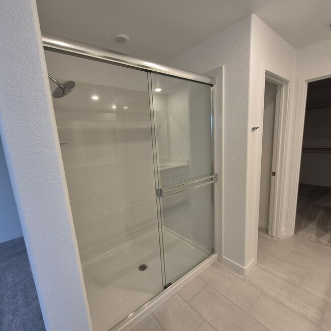 Building Photo - Brand New 5 Bedroom Home in Rancho Cordova