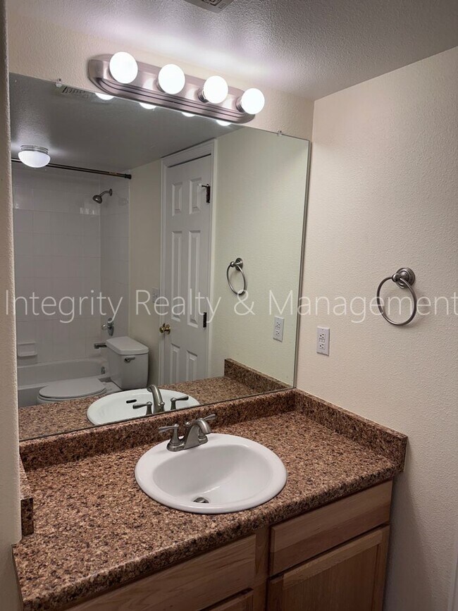 Building Photo - 442 Antero St