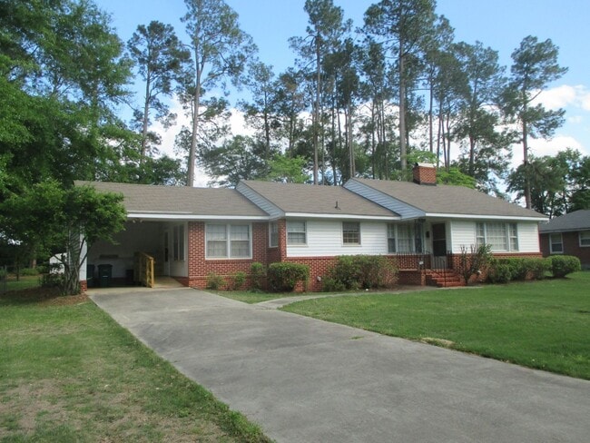 Building Photo - 3 Bed, 1.5 Bath Home