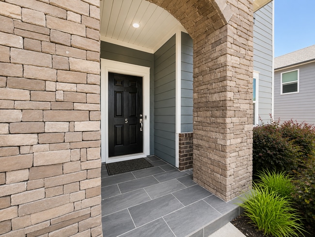 Building Photo - 5 Cottontail Ct