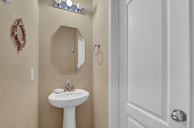Building Photo - 9981 Stone Creek Ln