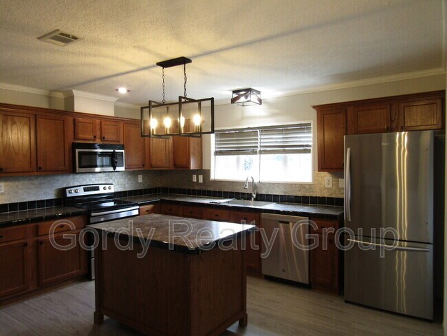 Building Photo - 5493 Willis Rd