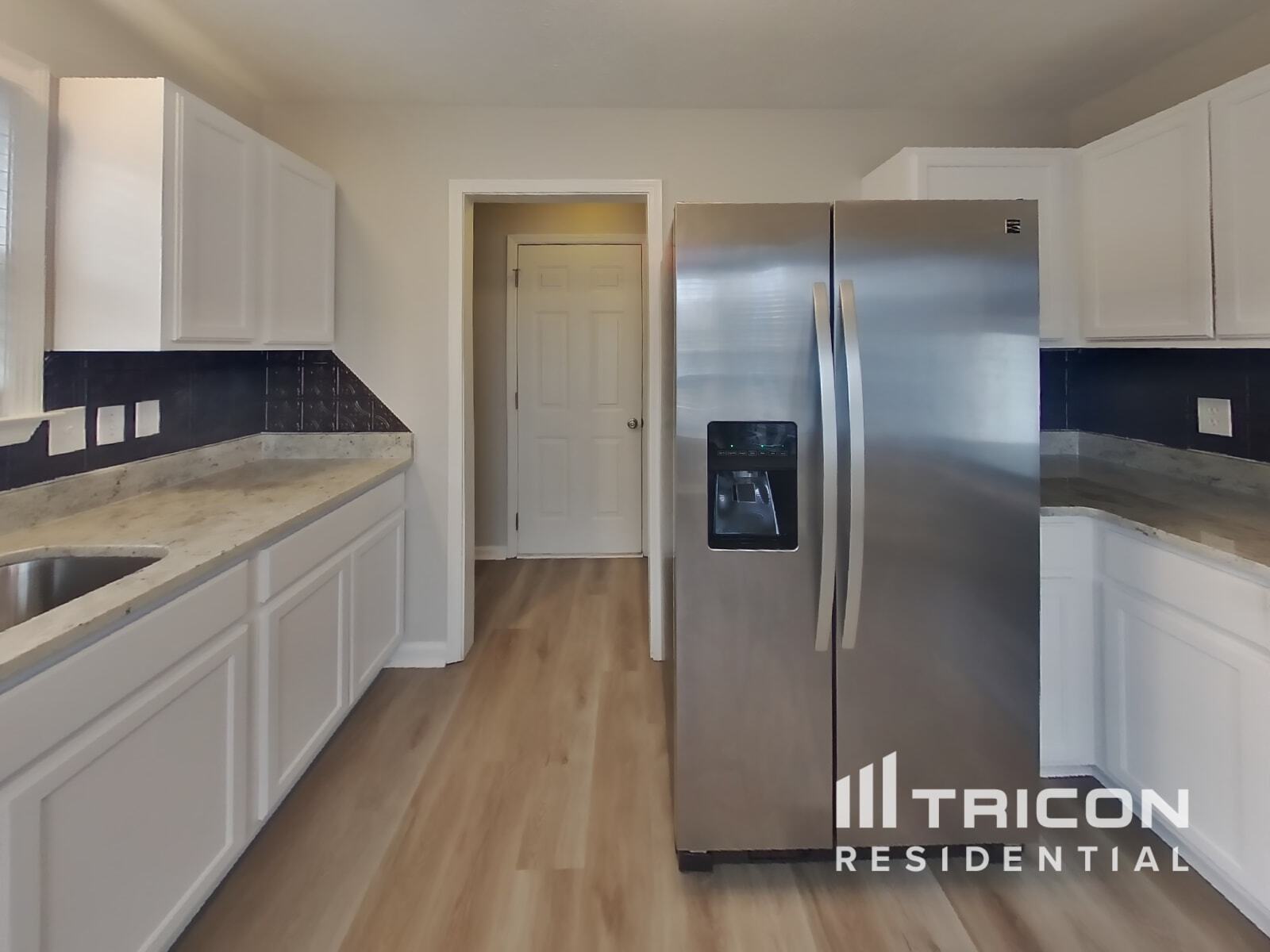 Building Photo - 362 Park Ct N