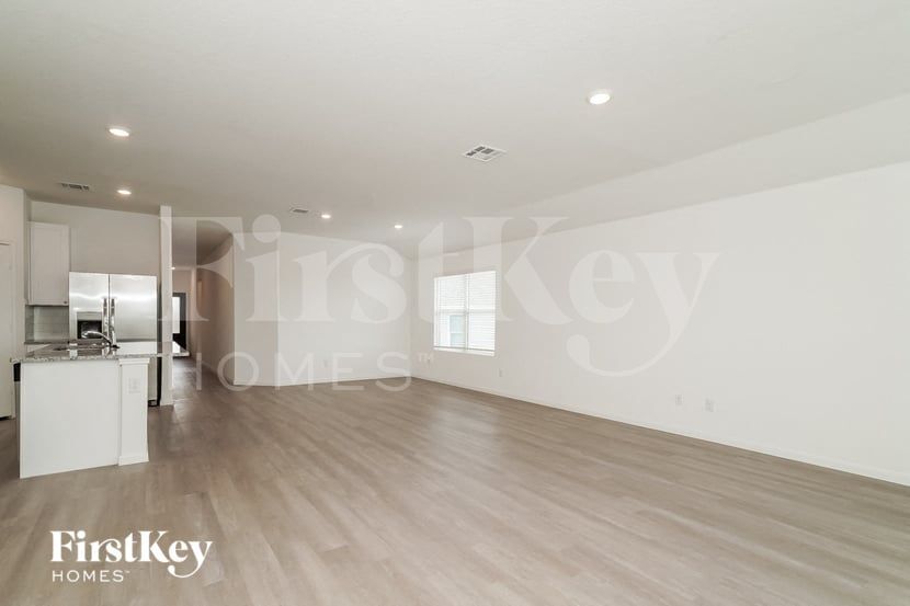 Building Photo - 13003 Rosemary Cove